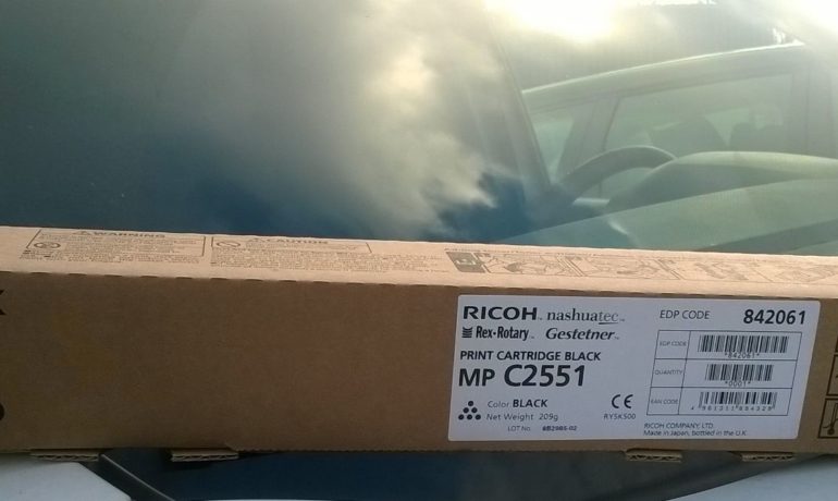 Oryginalny czarny toner Ricoh MP C2551 842061 841504 dostarczony w Katowicach